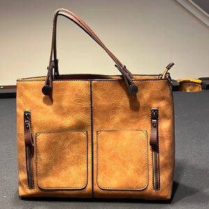 Grace Callie bag. Faux leather. 13X10X4